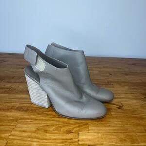 Vince Ingrid Light Grey Smooth Leather Block Heel Ankle Booties Size 8.5